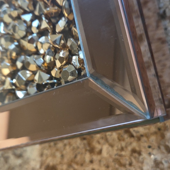 Elegant Rose Gold Jewelry Box - Picture 7 of 8